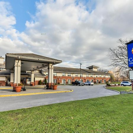 Comfort Inn & Suites Ambassador Bridge Windsor Ngoại thất bức ảnh