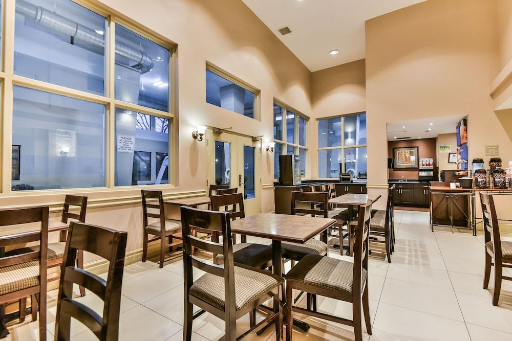 Comfort Inn & Suites Ambassador Bridge Windsor Ngoại thất bức ảnh