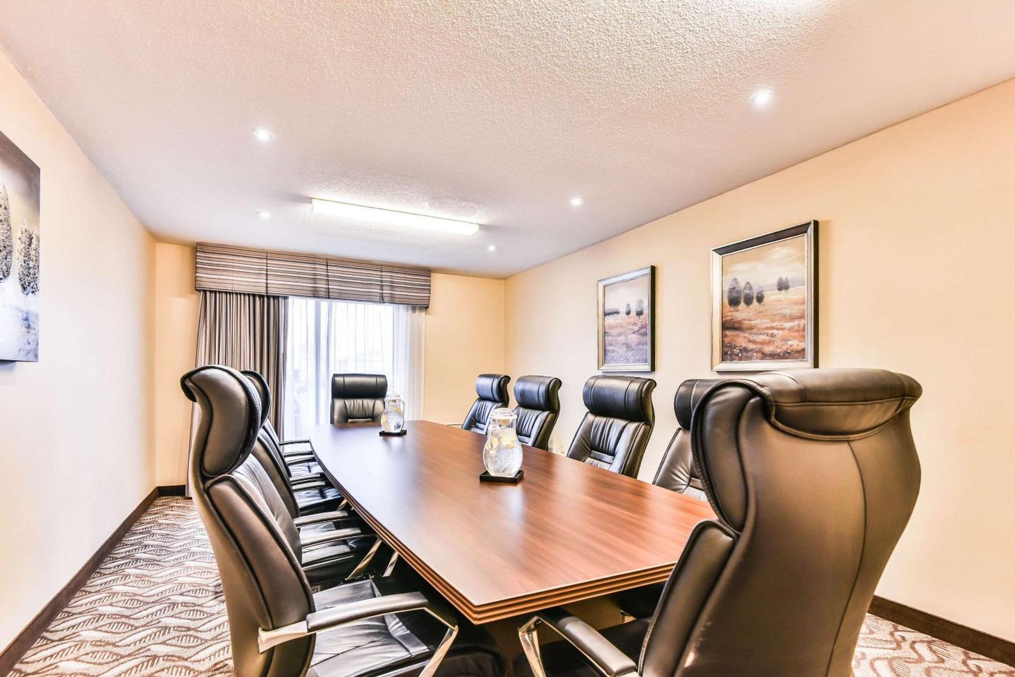 Comfort Inn & Suites Ambassador Bridge Windsor Ngoại thất bức ảnh