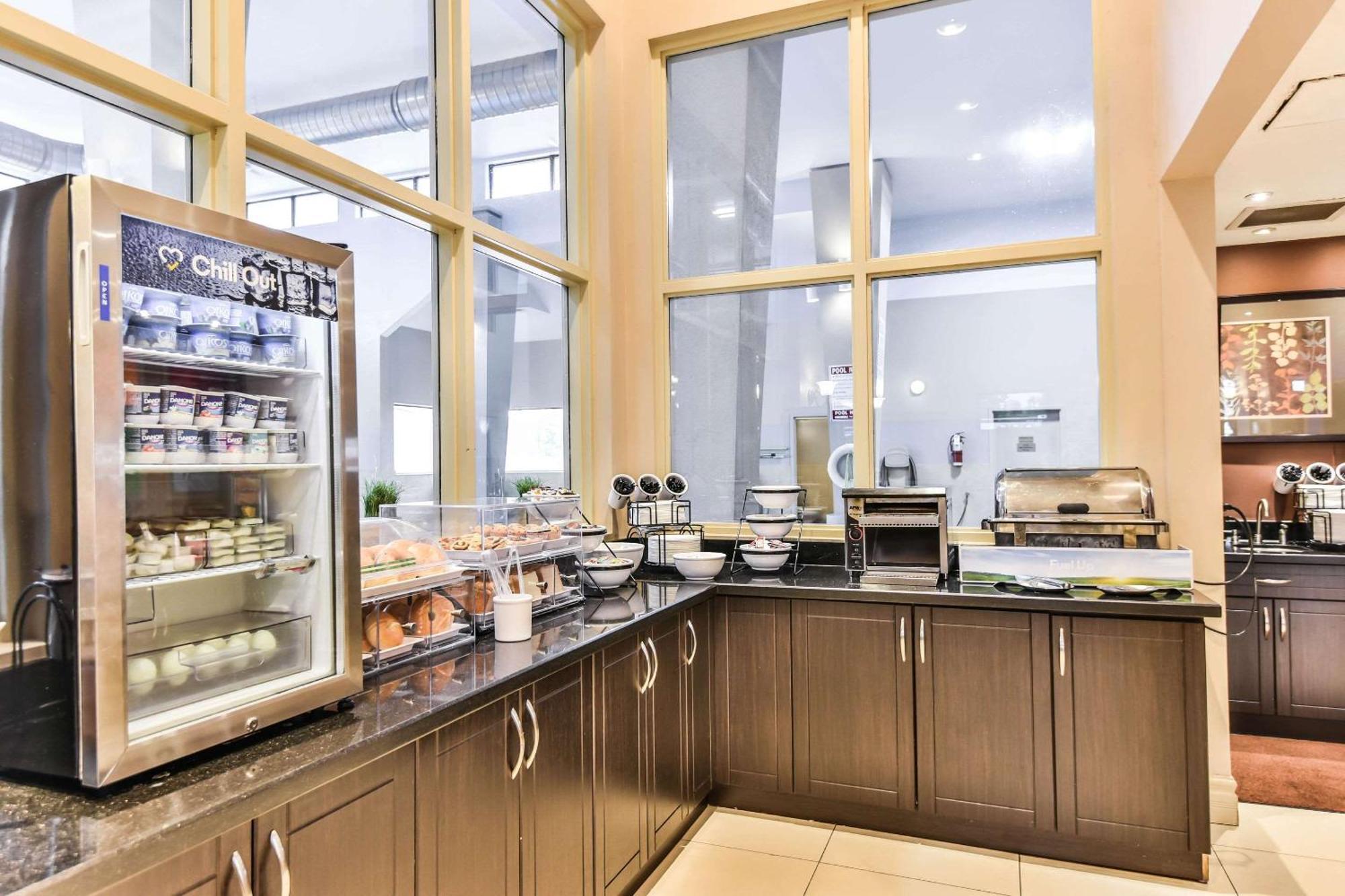 Comfort Inn & Suites Ambassador Bridge Windsor Ngoại thất bức ảnh