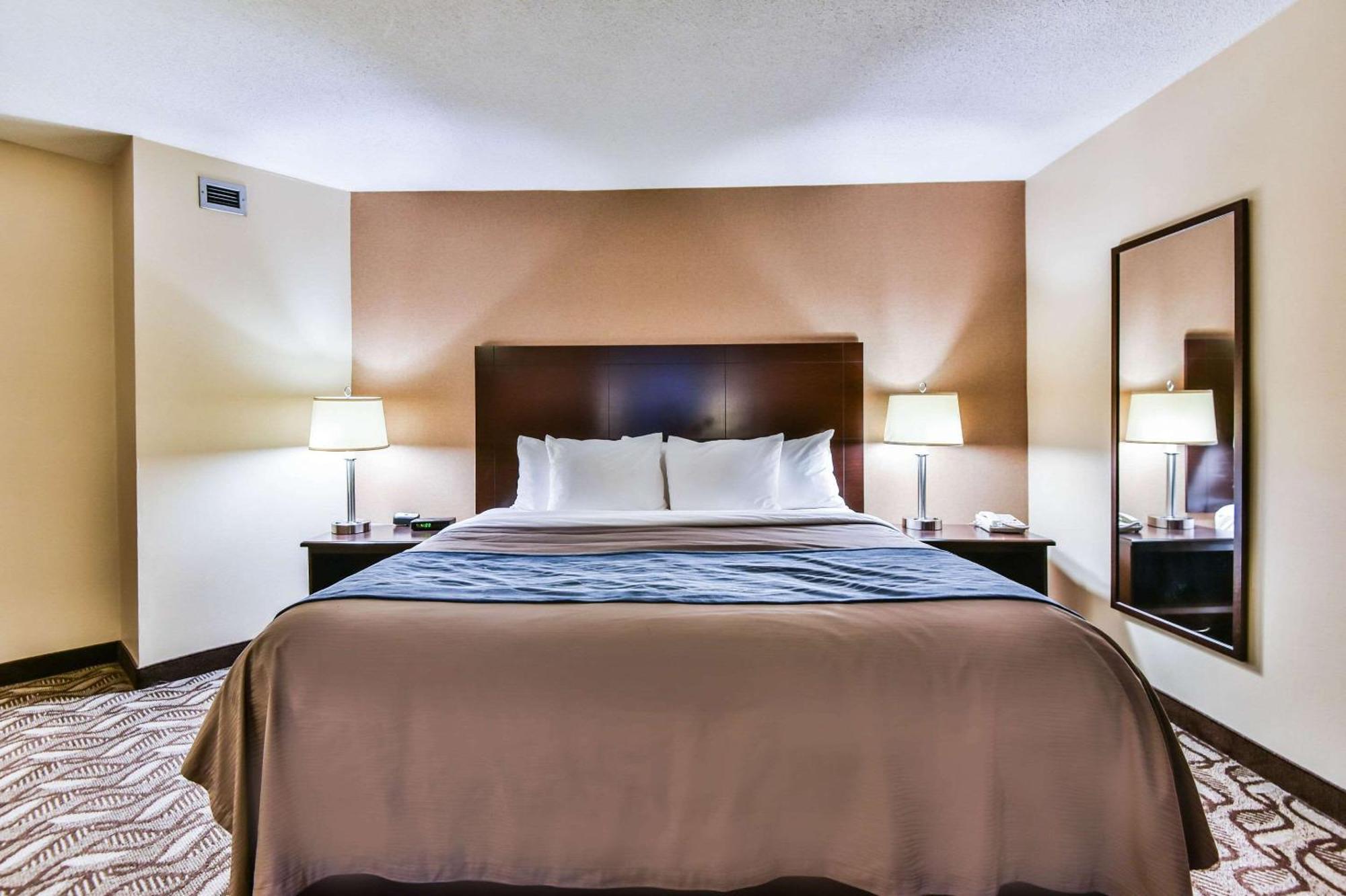 Comfort Inn & Suites Ambassador Bridge Windsor Ngoại thất bức ảnh