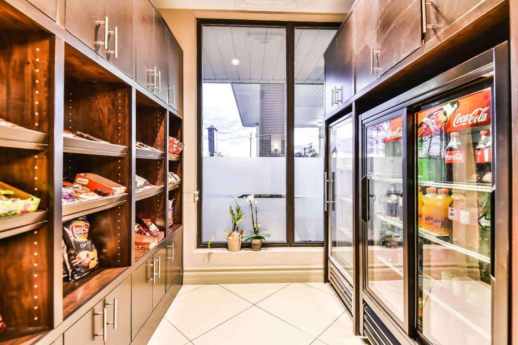 Comfort Inn & Suites Ambassador Bridge Windsor Ngoại thất bức ảnh