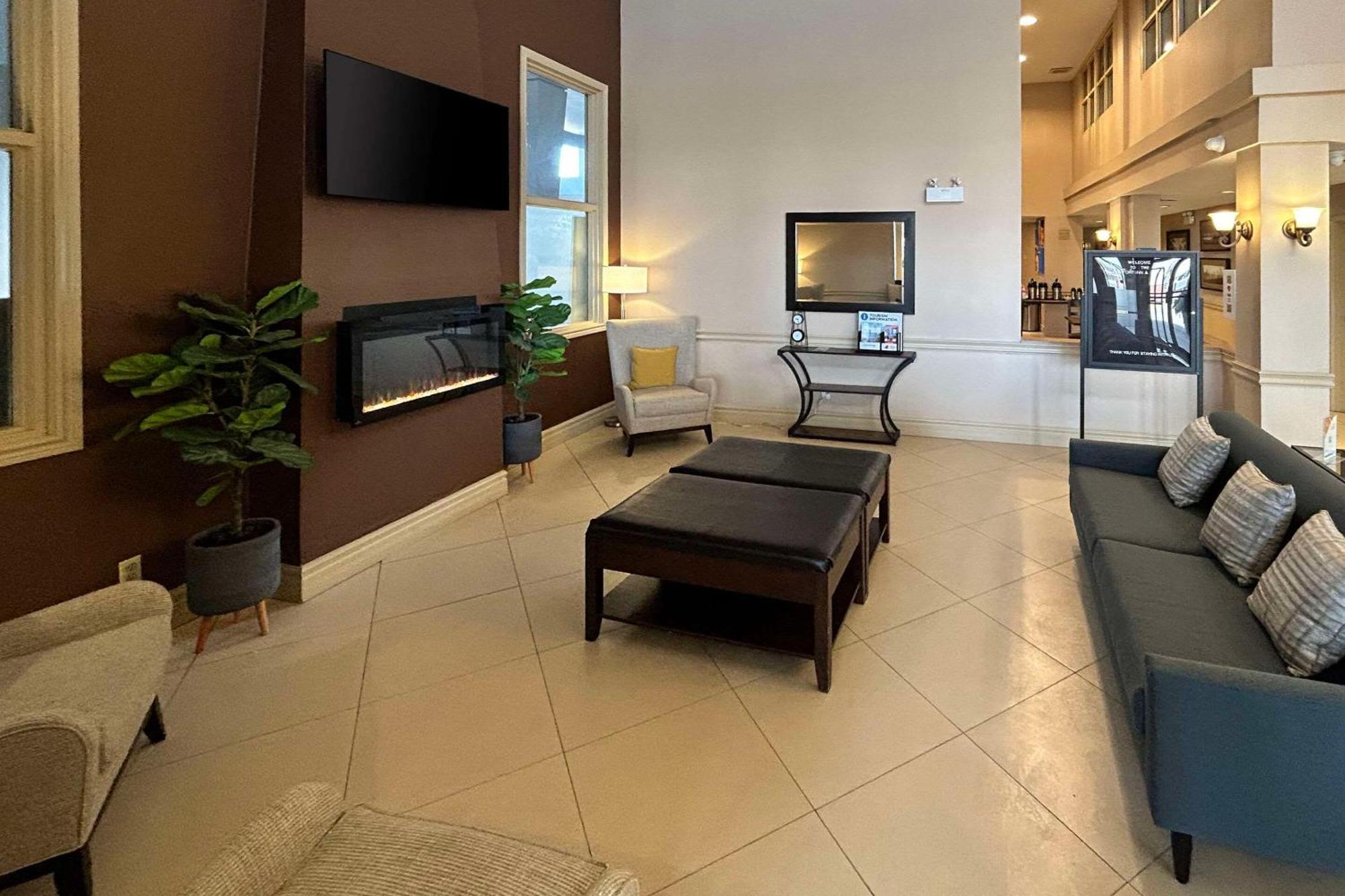 Comfort Inn & Suites Ambassador Bridge Windsor Ngoại thất bức ảnh