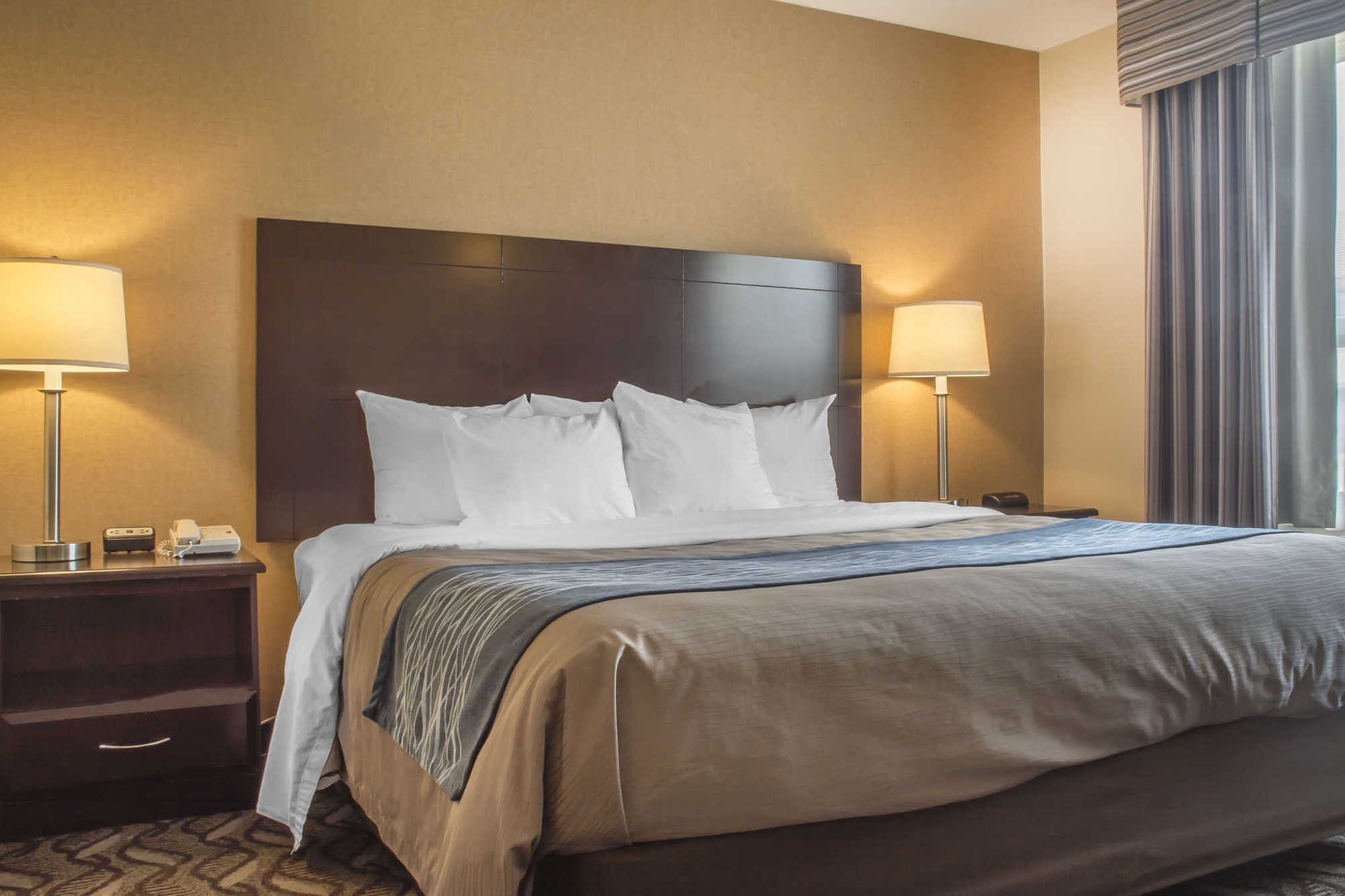 Comfort Inn & Suites Ambassador Bridge Windsor Phòng bức ảnh