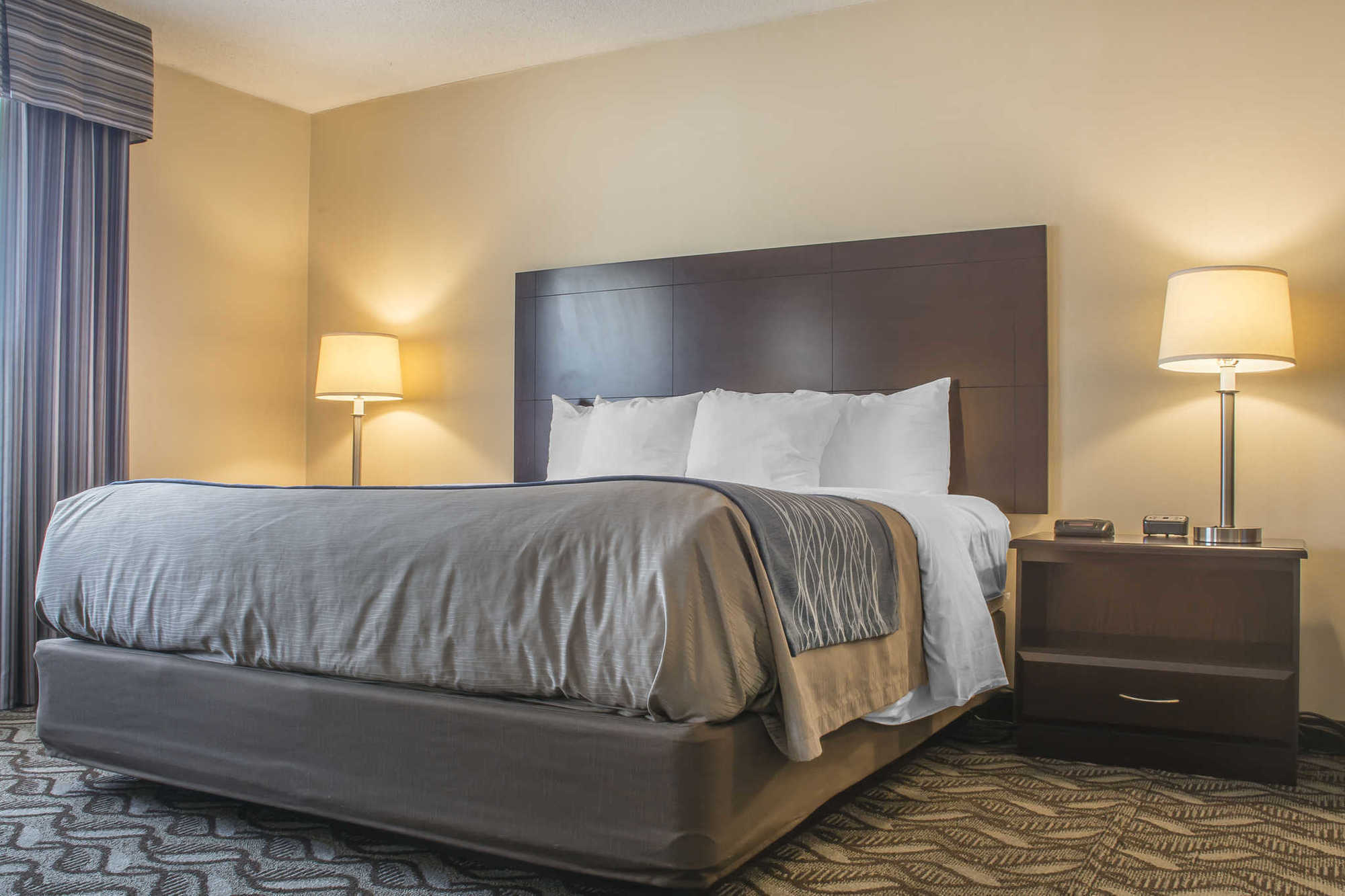 Comfort Inn & Suites Ambassador Bridge Windsor Phòng bức ảnh