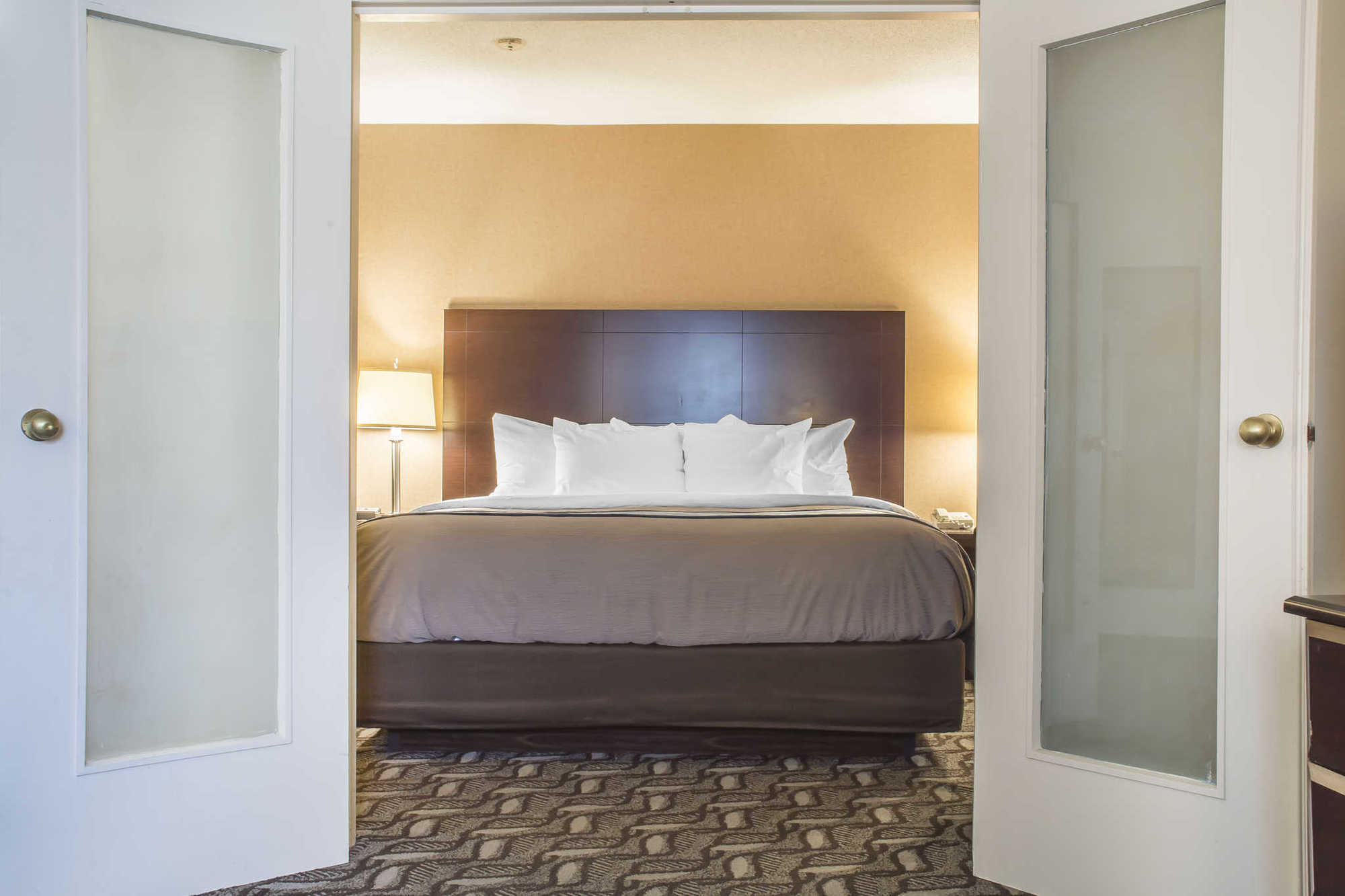 Comfort Inn & Suites Ambassador Bridge Windsor Phòng bức ảnh