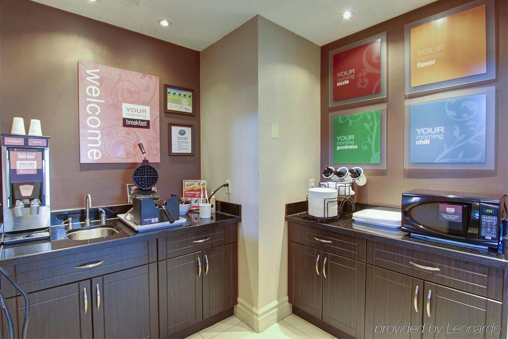 Comfort Inn & Suites Ambassador Bridge Windsor Ngoại thất bức ảnh