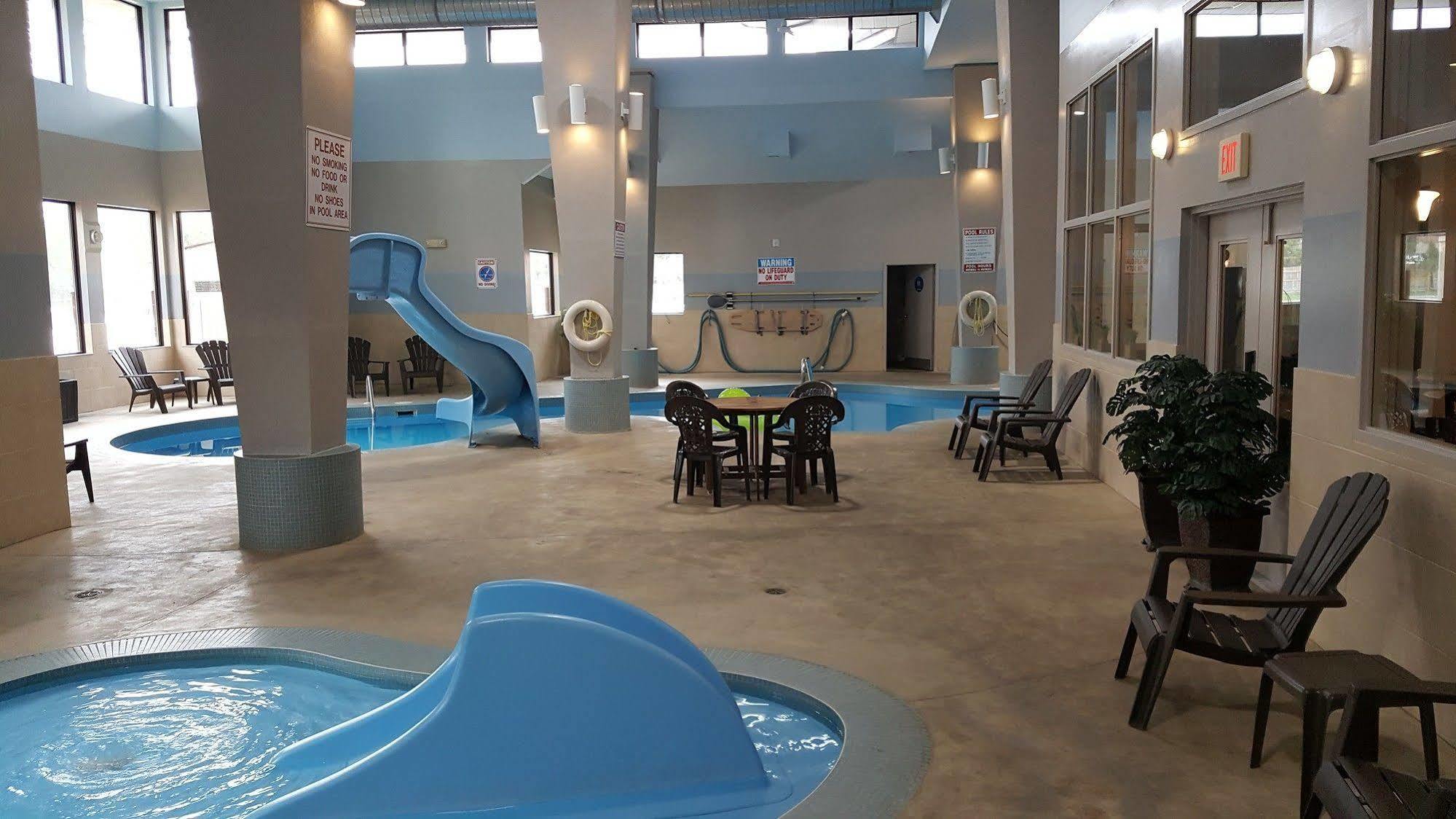Comfort Inn & Suites Ambassador Bridge Windsor Ngoại thất bức ảnh